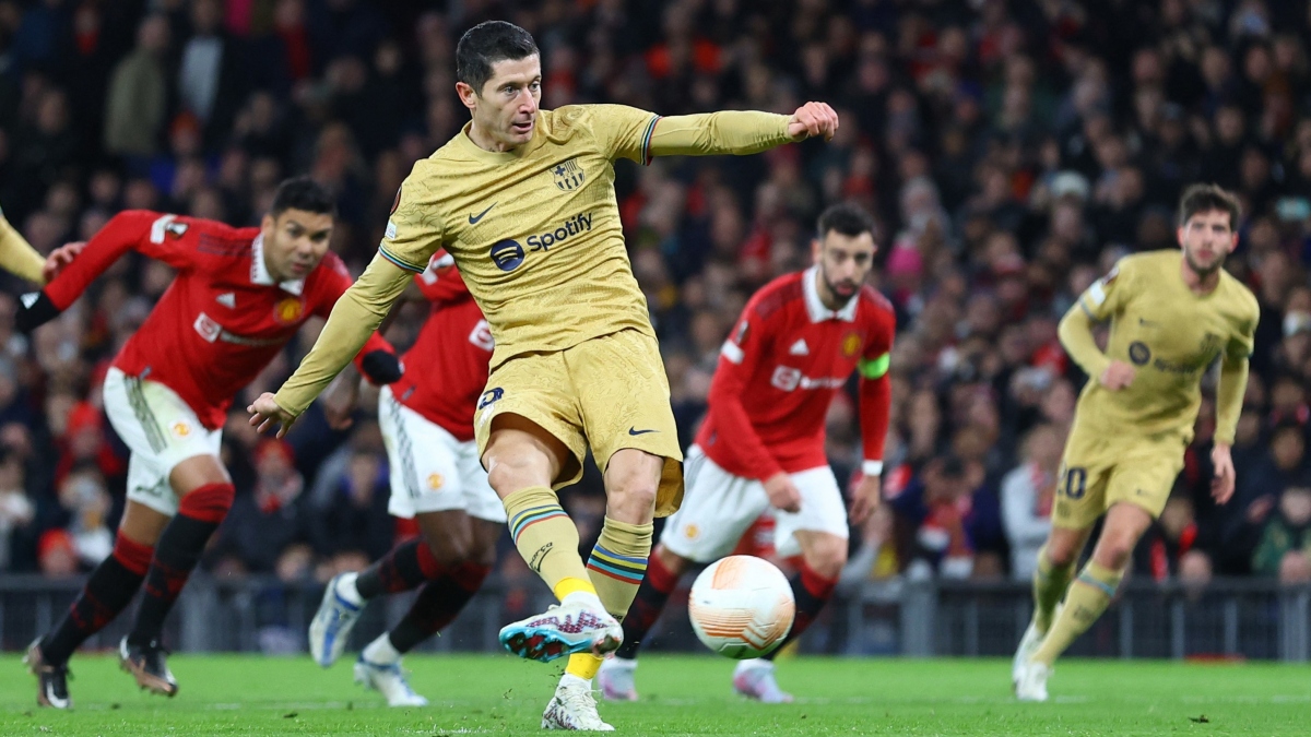 toan canh mu 2-1 barca vu dieu samba dua quy do tien buoc o europa league hinh anh 4