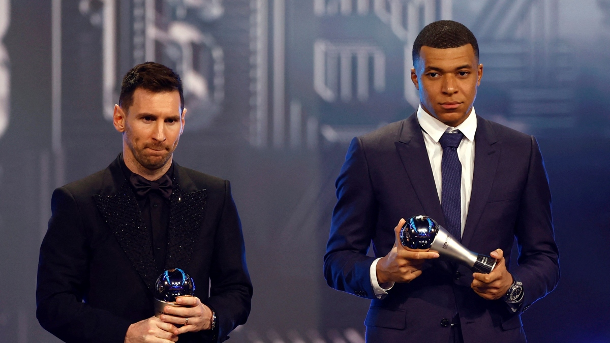 messi gianh giai thuong fifa the best 2022 hinh anh 4