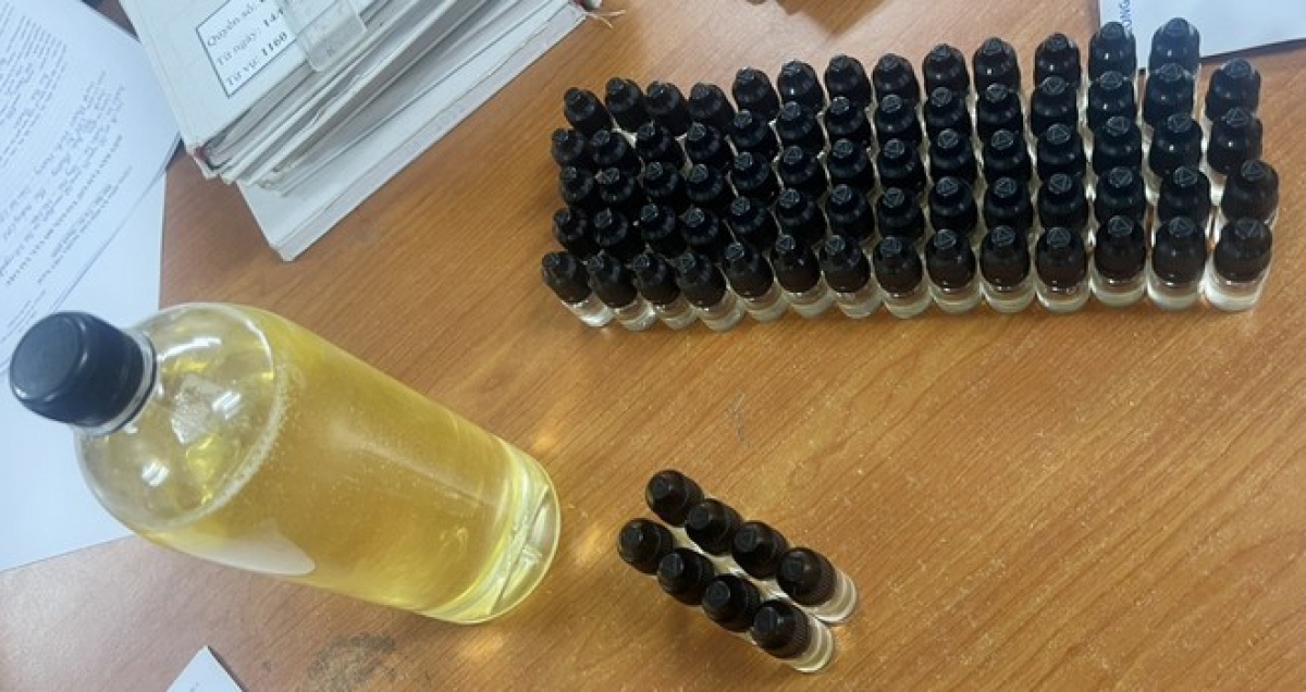 10x mua cot ma tuy adb- butinaca pha che thanh tinh dau vape hinh anh 2