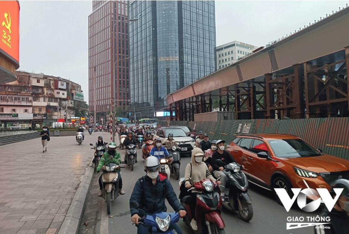 vat va xoay xo vi rao chan nut giao chua boc - pham ngoc thach hinh anh 2