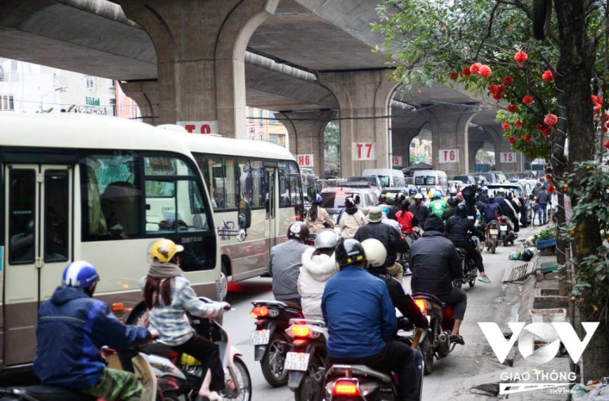 gam cau vinh tuy ha noi to chuc giao thong kieu... song chet mac bay hinh anh 6