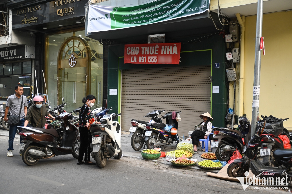 hang loat mat bang trung tam ha noi rao vat tim khach thue hinh anh 6