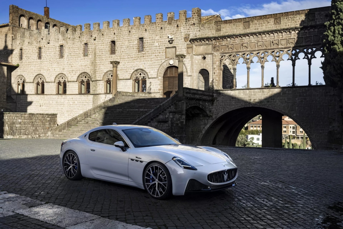 Anh chi tiet maserati granturismo the he moi hinh anh 1