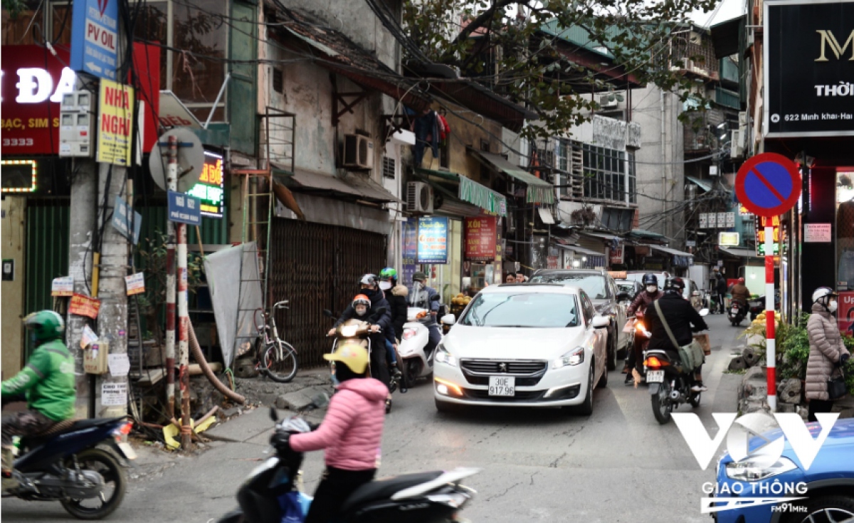 gam cau vinh tuy ha noi to chuc giao thong kieu... song chet mac bay hinh anh 7