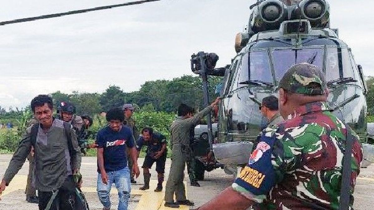 indonesia giải cứu toàn bộ hành khách trên máy bay bị phiến quân phóng hỏa hình ảnh 1 indonesia giai cuu toan bo hanh khach tren may bay bi phien quan phong hoa hinh anh 1