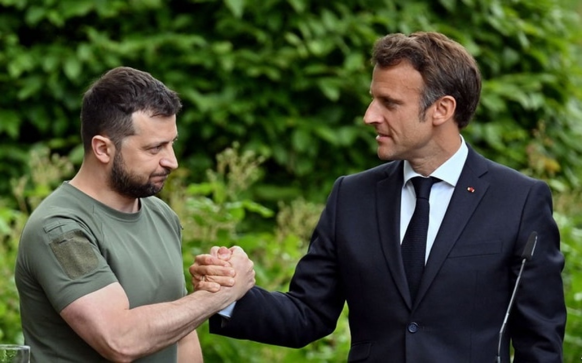 tổng thống macron pháp tiếp tục trừng phạt nga và tăng cường hỗ trợ ukraine hình ảnh 1 tong thong macron phap tiep tuc trung phat nga va tang cuong ho tro ukraine hinh anh 1