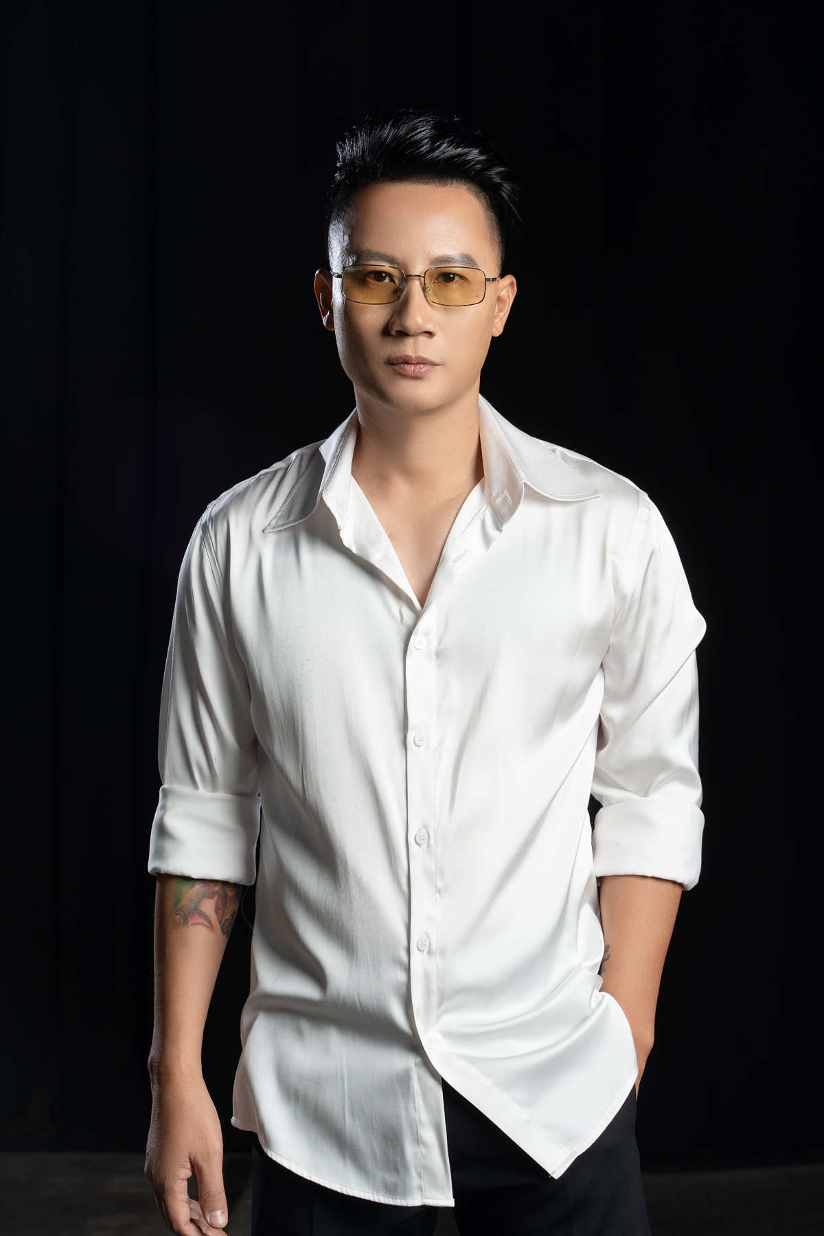 chuyen chua ke cua hoang bach ve nhung buoc chan cua rong hinh anh 2