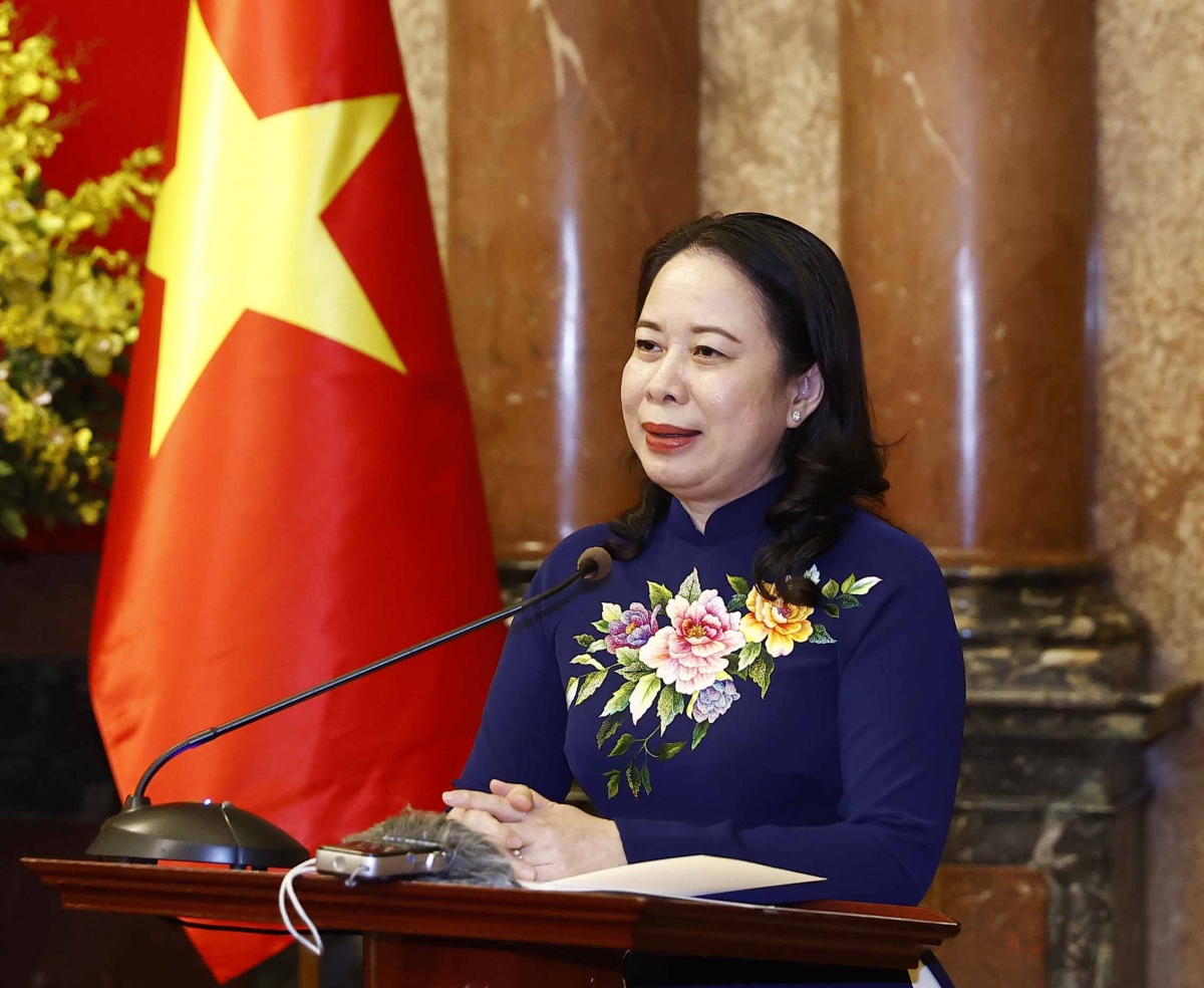 quyen chu tich nuoc vo thi Anh xuan gap mat tri an cac thay thuoc hinh anh 3