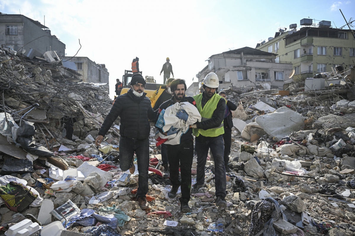 thêm nhiều kỳ tích về cứu hộ sau 5 ngày động đất ở thổ nhĩ kỳ và syria hình ảnh 1 them nhieu ky tich ve cuu ho sau 5 ngay dong dat o tho nhi ky va syria hinh anh 1