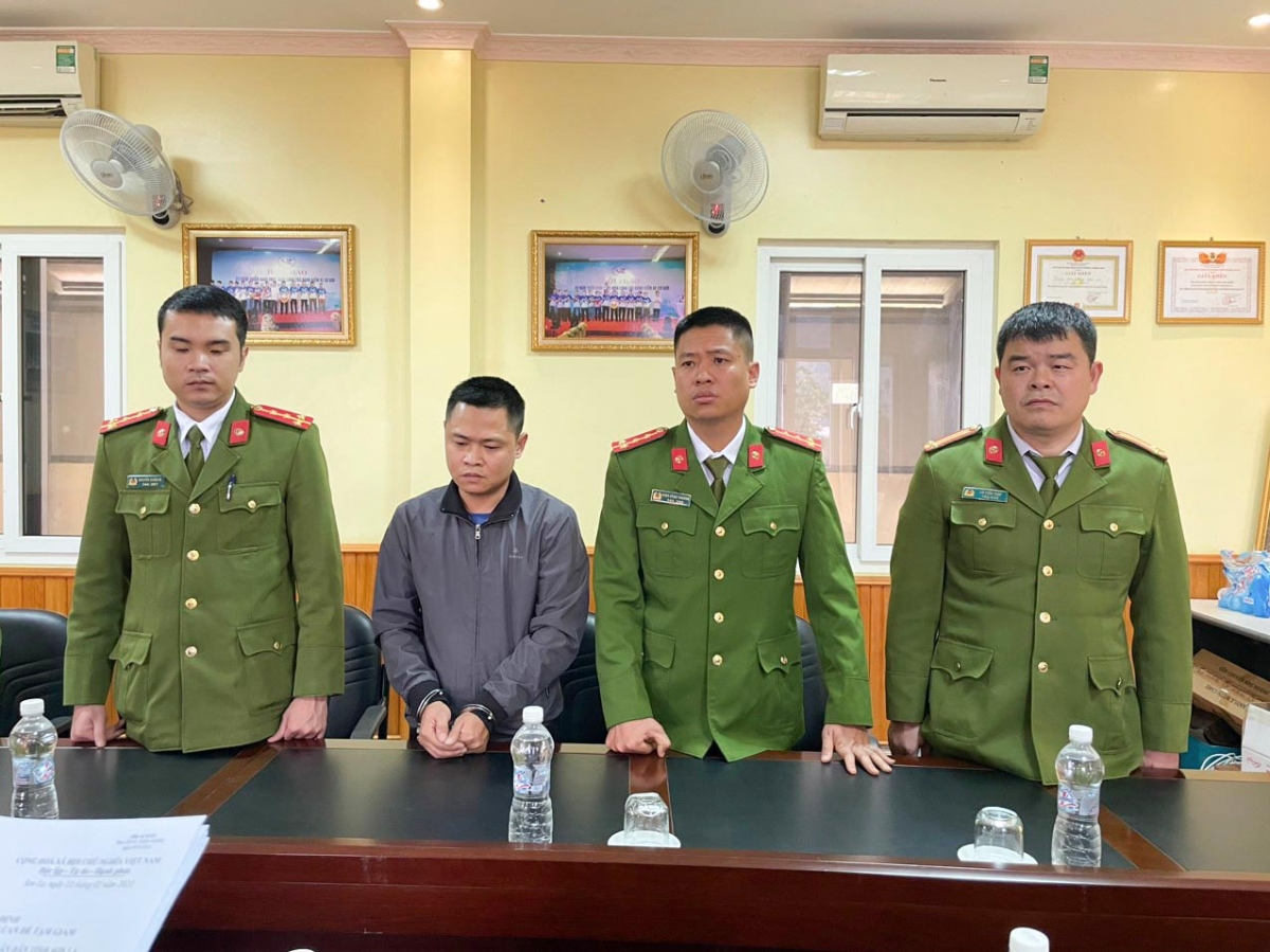 khoi to giam doc va 2 can bo trung tam dang kiem tai son la ve toi nhan hoi lo hinh anh 3