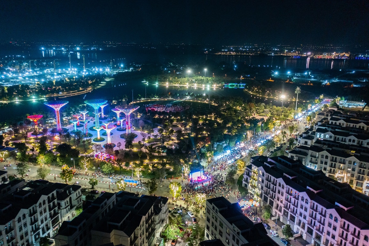 nhung tru cot bien vinhomes grand park tro thanh tam diem dang song hinh anh 2
