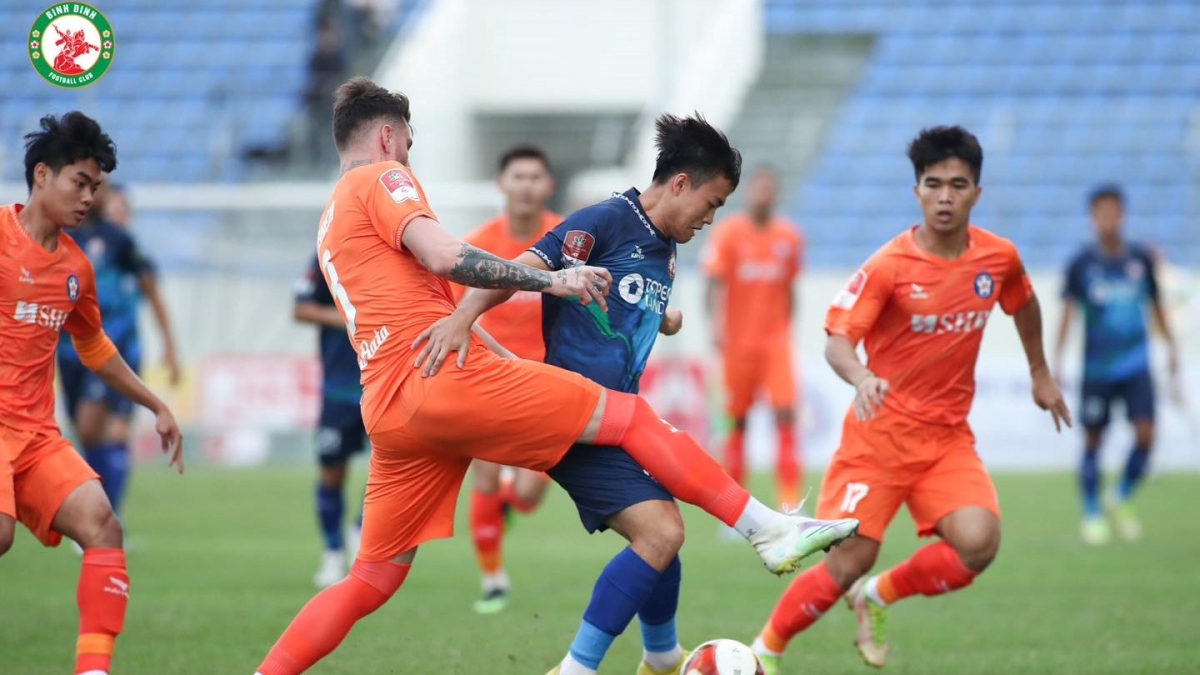 van lam, rafaelson dua binh Dinh len dau bang v-league 2023 hinh anh 4