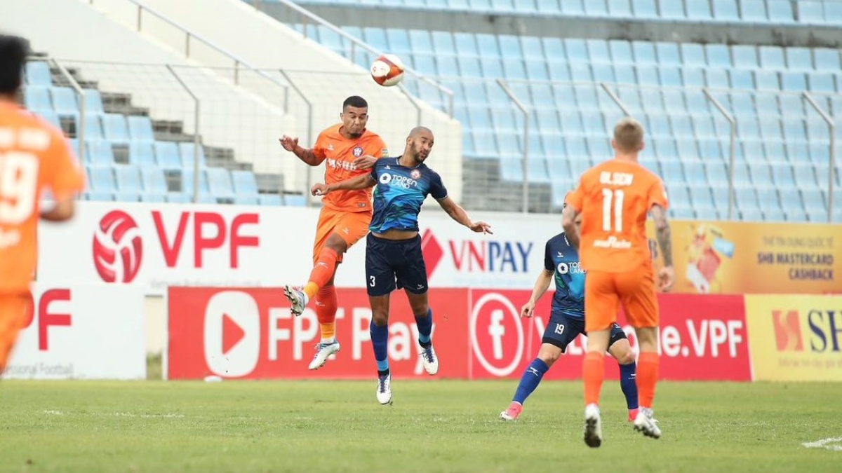van lam, rafaelson dua binh Dinh len dau bang v-league 2023 hinh anh 5