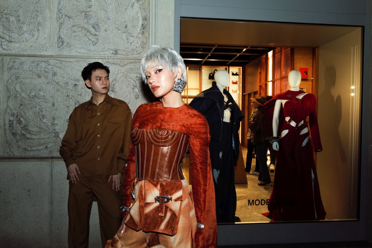châu bùi diện trang phục của ntk việt nam trong sự kiện mở màn milan fashion week hình ảnh 1 chau bui dien trang phuc cua ntk viet nam trong su kien mo man milan fashion week hinh anh 1