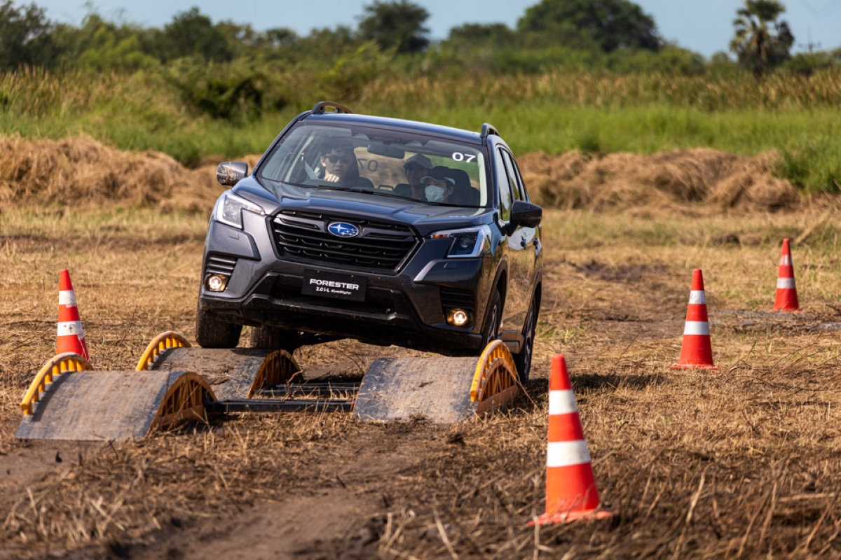can canh subaru forester 2023 vua ra mat hinh anh 1