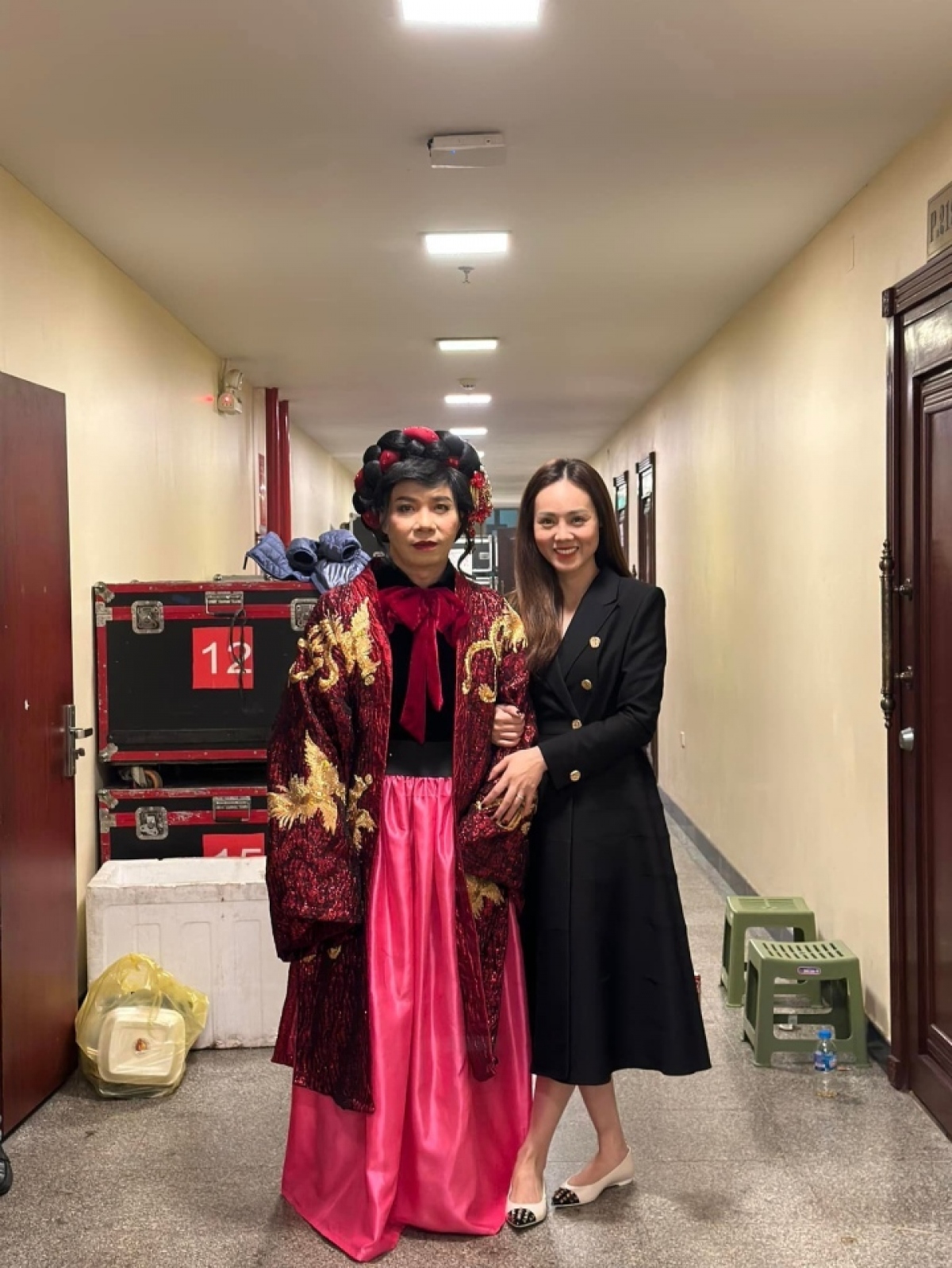 nsnd cong ly khien khan gia roi nuoc mat khi tro lai dong phim hinh anh 2