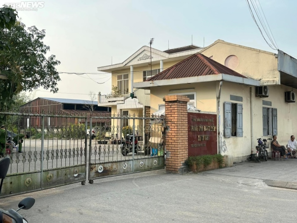 cong an kham xet tai trung tam Dang kiem xe co gioi thua thien - hue hinh anh 4