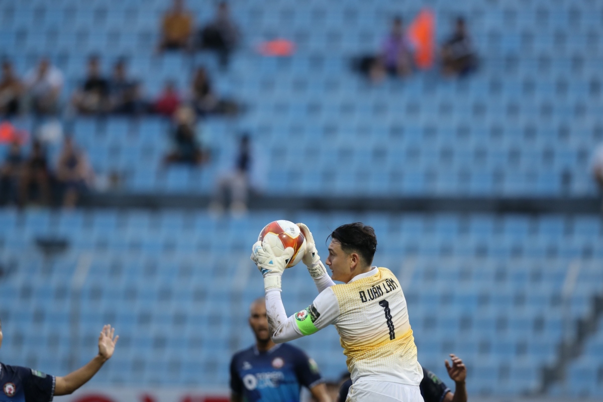 Đội hình tiêu biểu vòng 4 v-league 2023 vinh danh văn lâm và dàn ngoại binh hình ảnh 1 Doi hinh tieu bieu vong 4 v-league 2023 vinh danh van lam va dan ngoai binh hinh anh 1