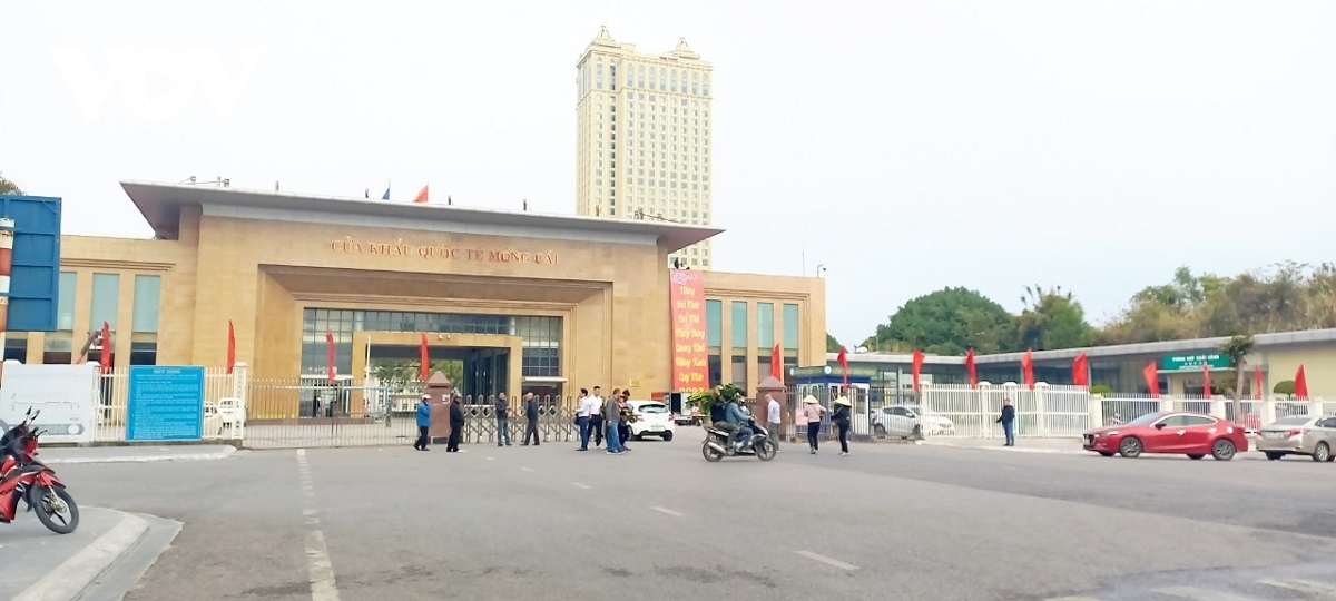 công dân việt nam-trung quốc được xuất nhập cảnh qua cửa khẩu Đông hưng - móng cái hình ảnh 1 cong dan viet nam-trung quoc duoc xuat nhap canh qua cua khau Dong hung - mong cai hinh anh 1