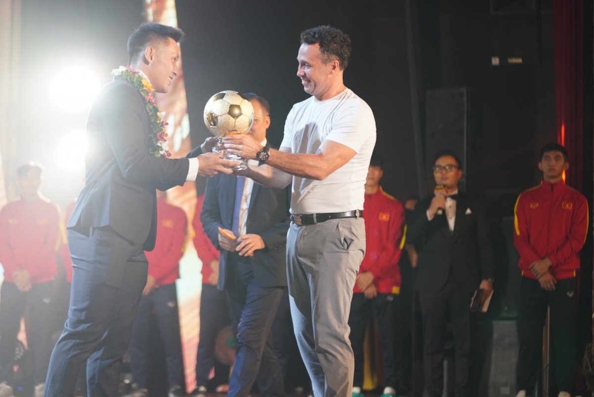 van quyet gianh qbv viet nam 2022, huynh nhu di vao lich su hinh anh 35