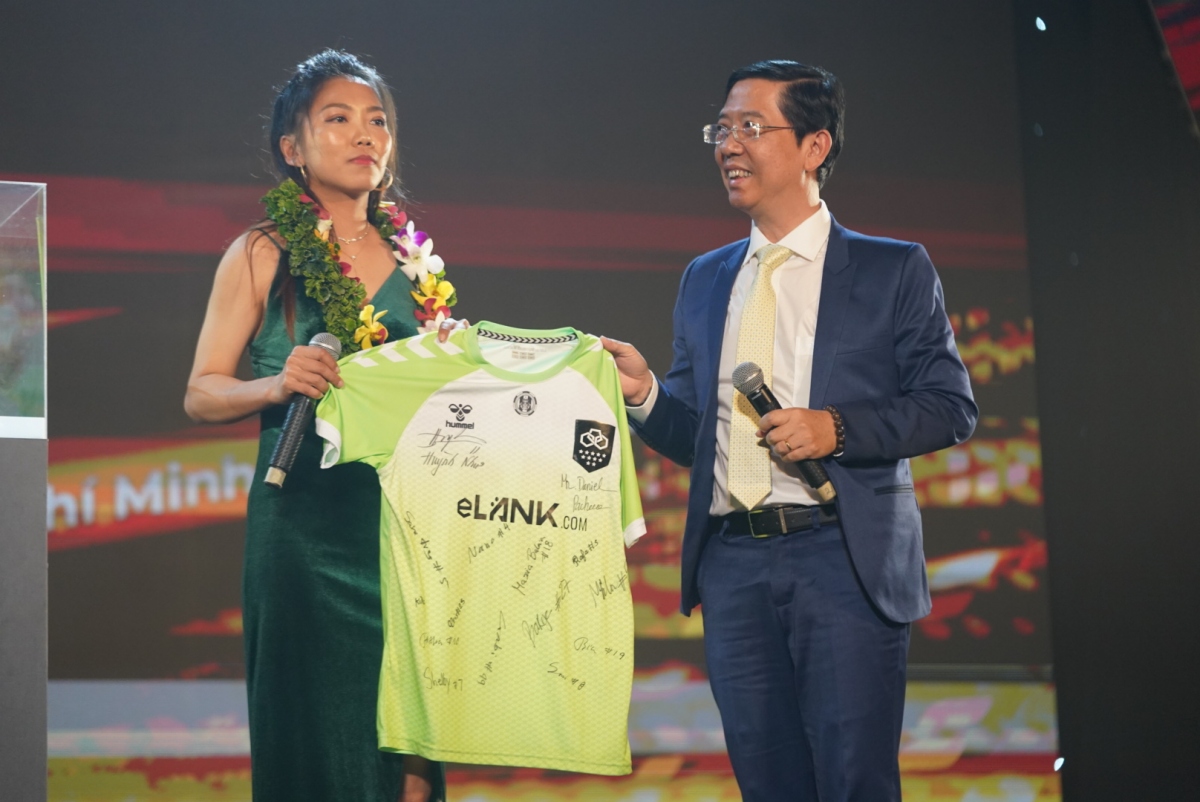 van quyet gianh qbv viet nam 2022, huynh nhu di vao lich su hinh anh 38