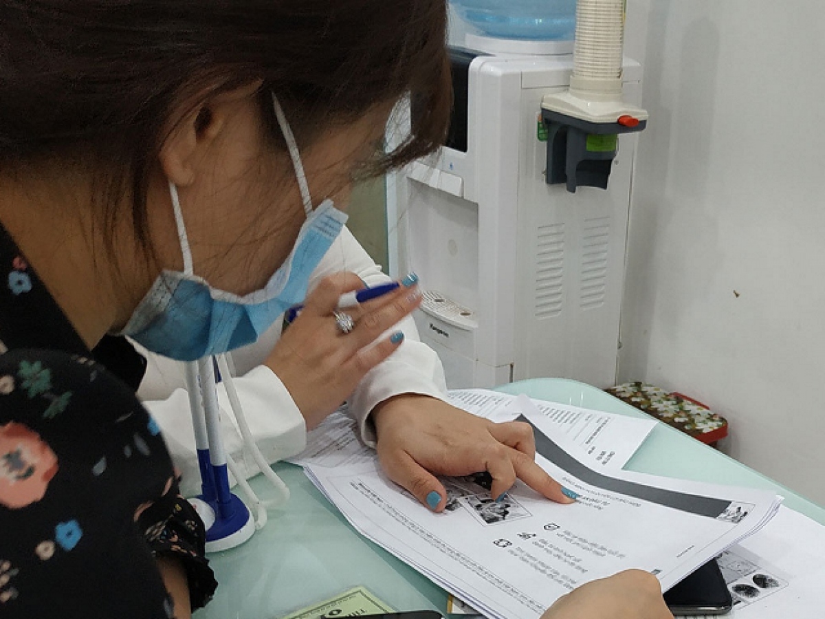 bộ trưởng bộ tài chính chỉ đạo nóng về việc ngân hàng ép khách mua bảo hiểm hình ảnh 1 bo truong bo tai chinh chi dao nong ve viec ngan hang ep khach mua bao hiem hinh anh 1