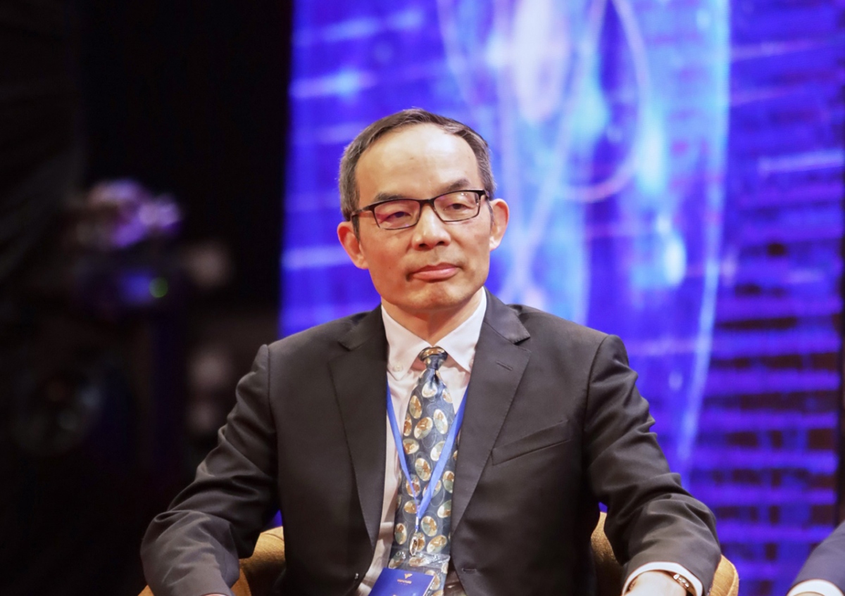hai thanh vien hoi dong giai thuong vinfuture duoc bau vao vien han lam nae hinh anh 2