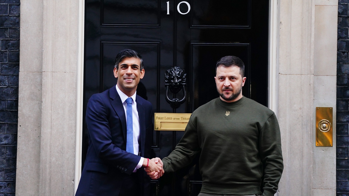 tong thong zelensky bat ngo toi london, anh cam ket dao tao phi cong ukraine hinh anh 2