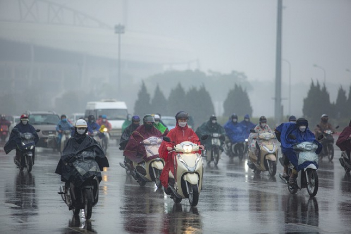 nha do mo hoi, quan ao boc mui, nguoi dan ha noi bo tram trieu dong de doi pho hinh anh 2