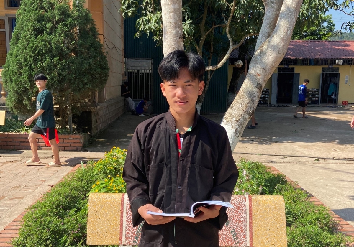 học sinh bỏ học đi làm, thầy giáo nhắn thầy cô, bạn bè luôn đợi em về hình ảnh 1 hoc sinh bo hoc di lam, thay giao nhan thay co, ban be luon doi em ve hinh anh 1