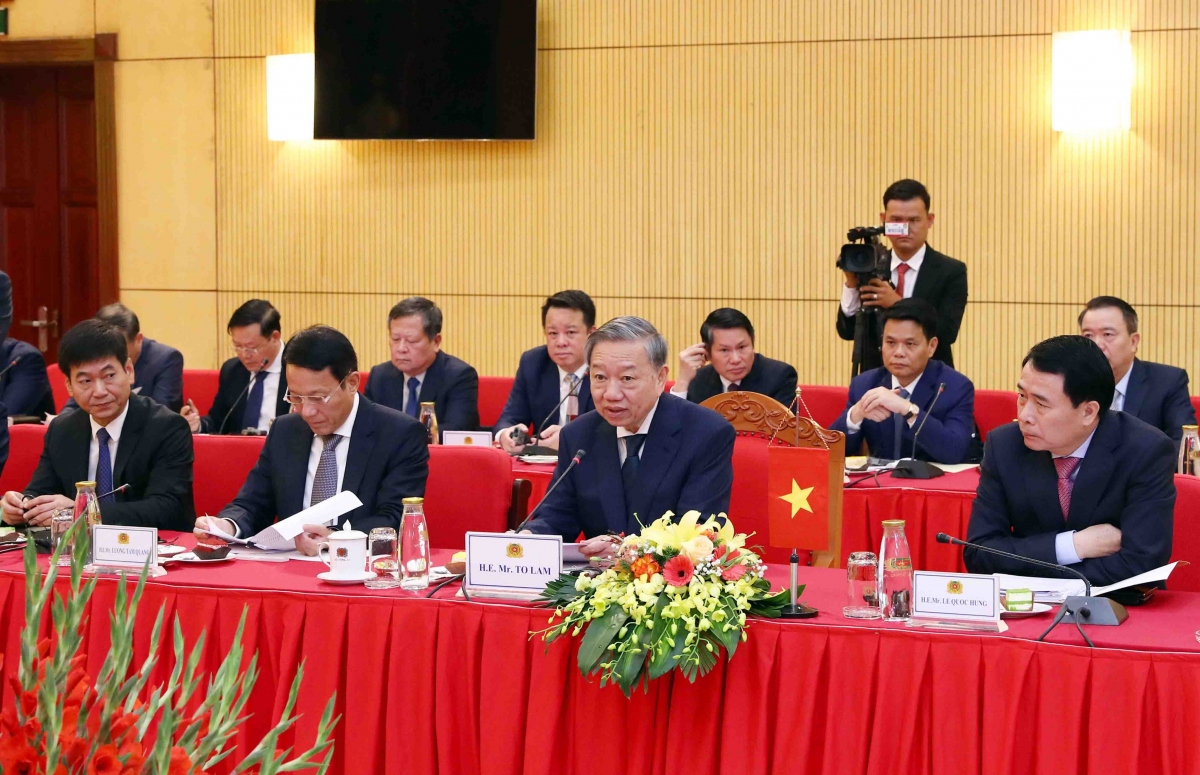 bộ công an việt nam và bộ nội vụ campuchia ký kết kế hoạch hợp tác năm 2023 hình ảnh 1 bo cong an viet nam va bo noi vu campuchia ky ket ke hoach hop tac nam 2023 hinh anh 1
