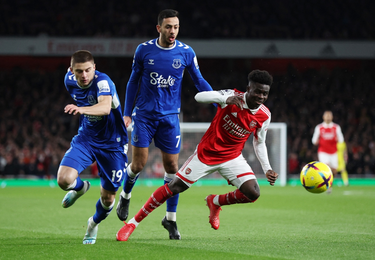 Dai thang everton, arsenal cung co ngoi dau ngoai hang anh hinh anh 3