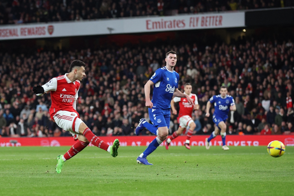 Dai thang everton, arsenal cung co ngoi dau ngoai hang anh hinh anh 6