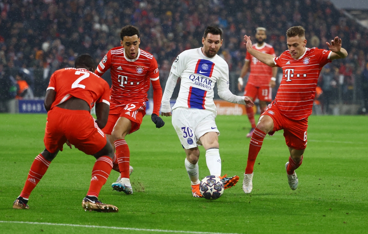 messi va mbappe mo nhat, psg bi bayern da vang o vong 1 8 champions league hinh anh 7
