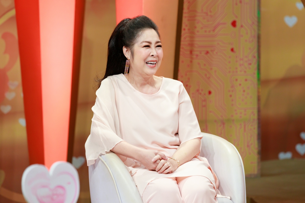 lý bình kể xấu tính hà tiện của phương trinh jolie trên truyền hình hình ảnh 1 ly binh ke xau tinh ha tien cua phuong trinh jolie tren truyen hinh hinh anh 1