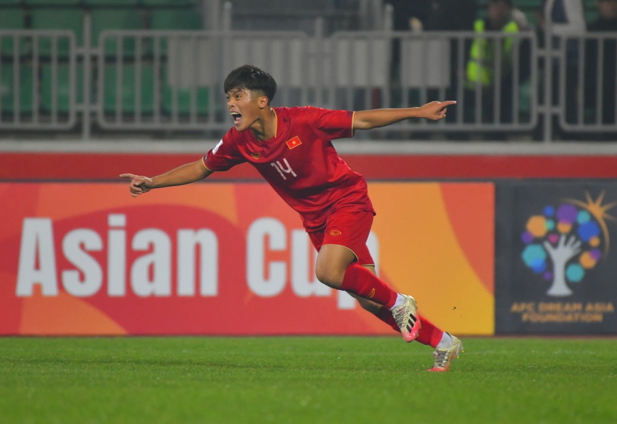 văn trường tái hiện siêu phẩm của công vinh, u20 việt nam gieo sầu cho u20 qatar hình ảnh 1 van truong tai hien sieu pham cua cong vinh, u20 viet nam gieo sau cho u20 qatar hinh anh 1