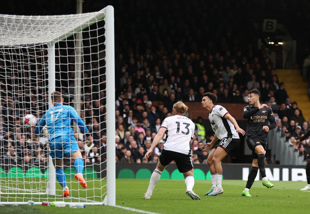 trossard lap ky luc ngoai hang anh, arsenal thang de fulham hinh anh 8
