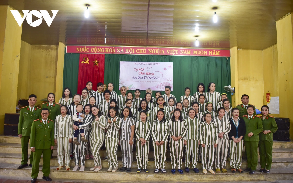 ngay 8 3 dac biet cua cac nu pham nhan nuoc ngoai trong trai giam hinh anh 23