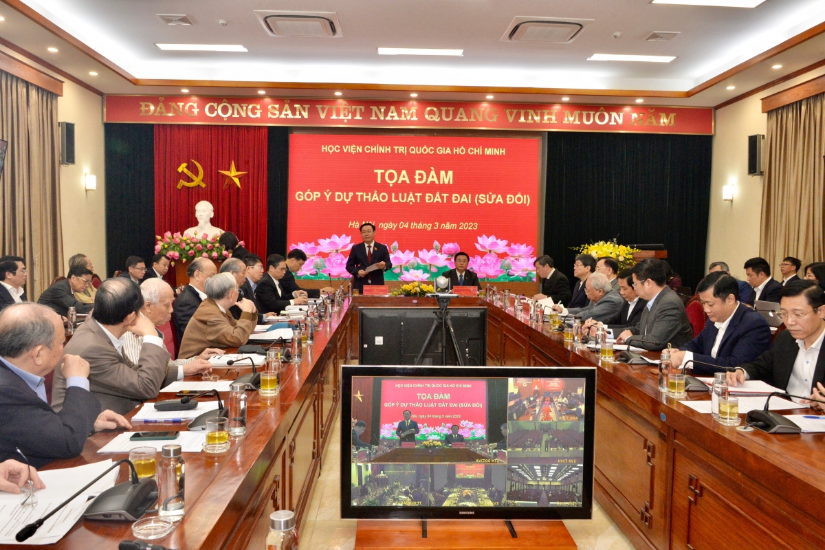 chu tich quoc hoi vuong Dinh hue chu tri toa dam gop y du thao luat dat dai sua doi hinh anh 3