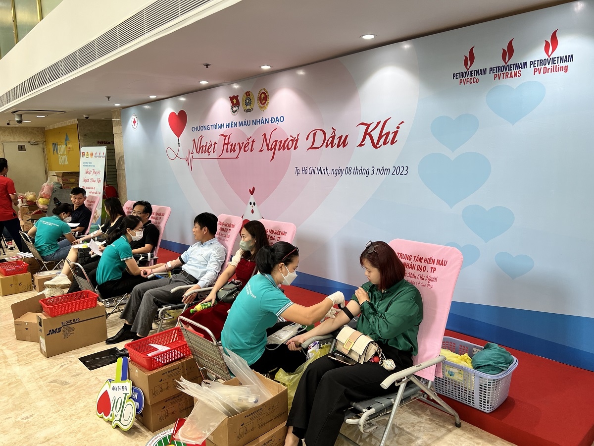 ngay hoi hien mau nhiet huyet nguoi dau khi tai pvfcco hinh anh 2