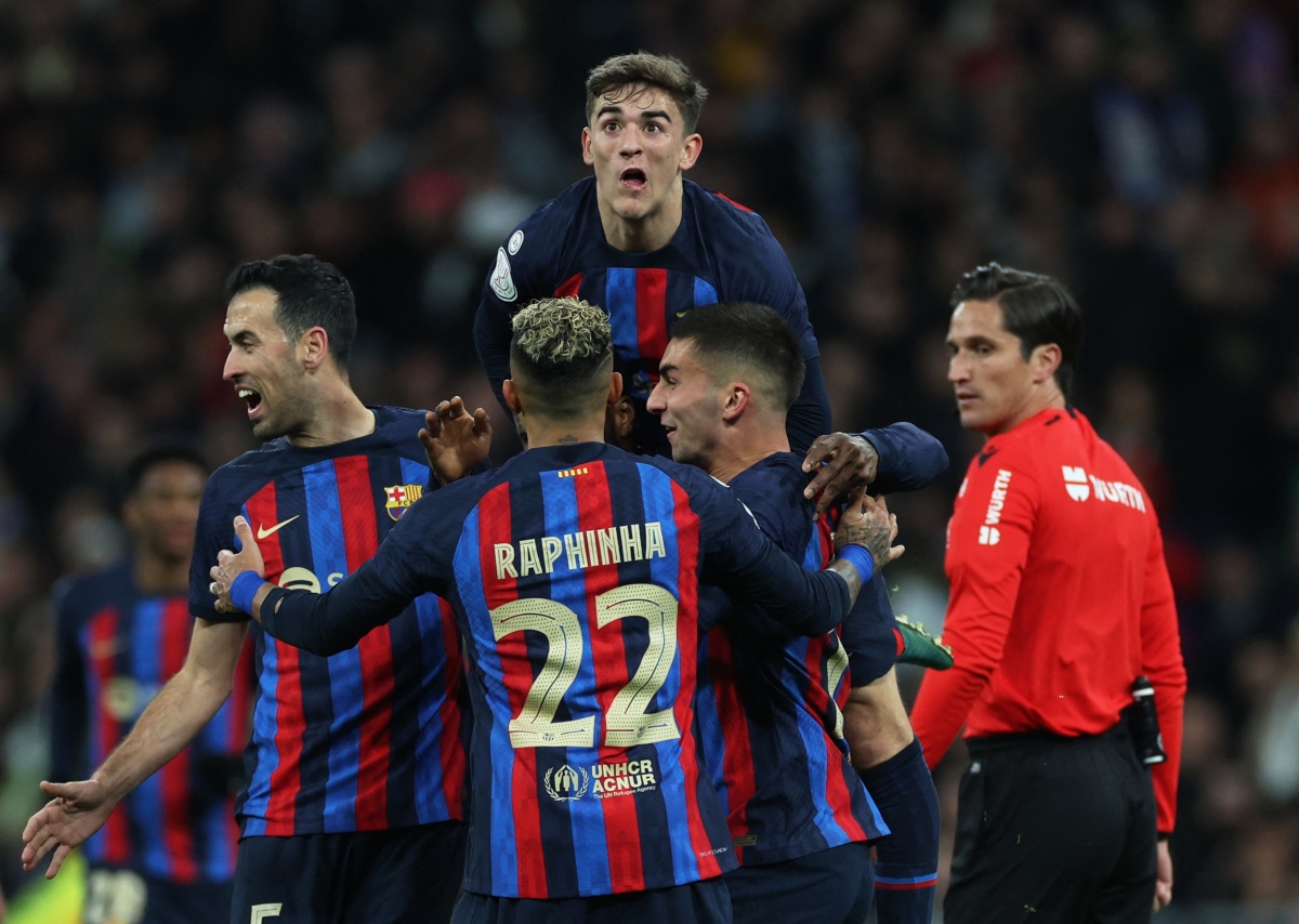 ket qua bong da hom nay 3 3 real madrid thua dau barca vi ban phan luoi hinh anh 2