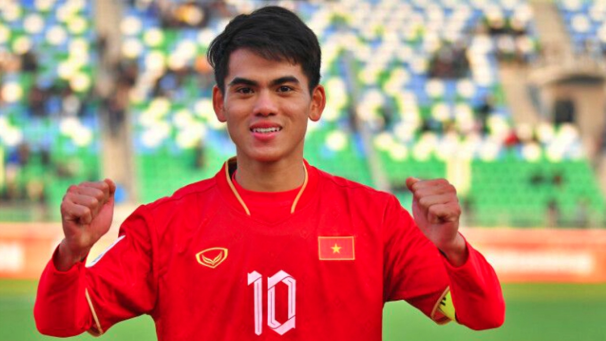 khuất văn khang kêu gọi u20 việt nam giữ đôi chân trên mặt đất hình ảnh 1 khuat van khang keu goi u20 viet nam giu doi chan tren mat dat hinh anh 1