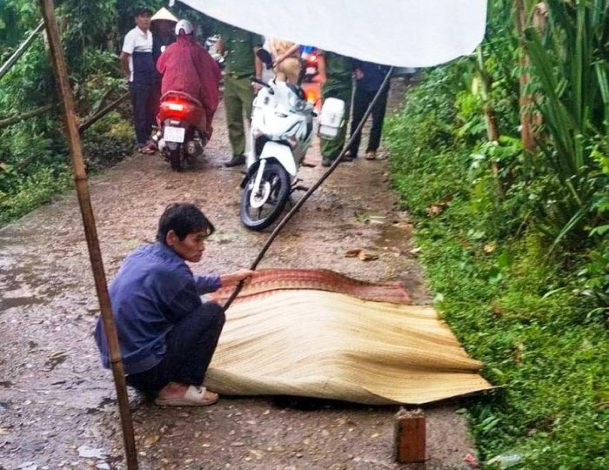 thanh niên gây tai nạn chết người rồi bỏ chạy hình ảnh 1 thanh nien gay tai nan chet nguoi roi bo chay hinh anh 1