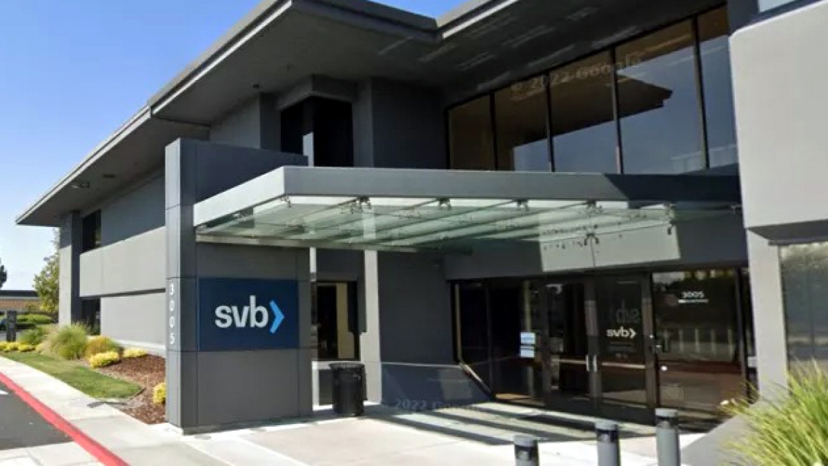 ngân hàng silicon valley sụp đổ làm rung chuyển thị trường hình ảnh 1 ngan hang silicon valley sup do lam rung chuyen thi truong hinh anh 1