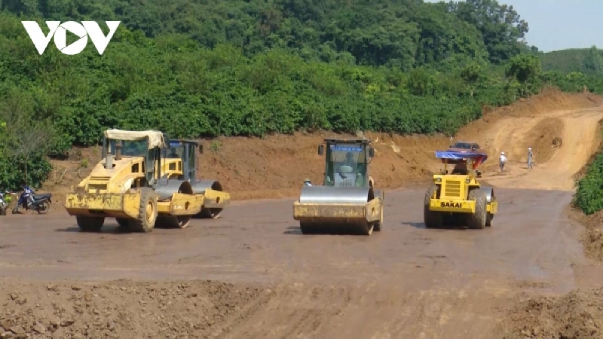 Đẩy nhanh tiến độ giải ngân vốn đầu tư để thúc đẩy tăng trưởng kinh tế hình ảnh 1 Day nhanh tien do giai ngan von dau tu de thuc day tang truong kinh te hinh anh 1
