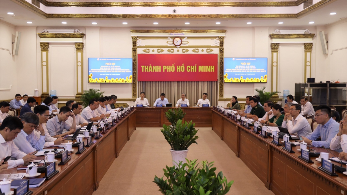 giam doc cong an tp.hcm chatgpt tiem an nguy co loi dung de xuyen tac, pha hoai hinh anh 2