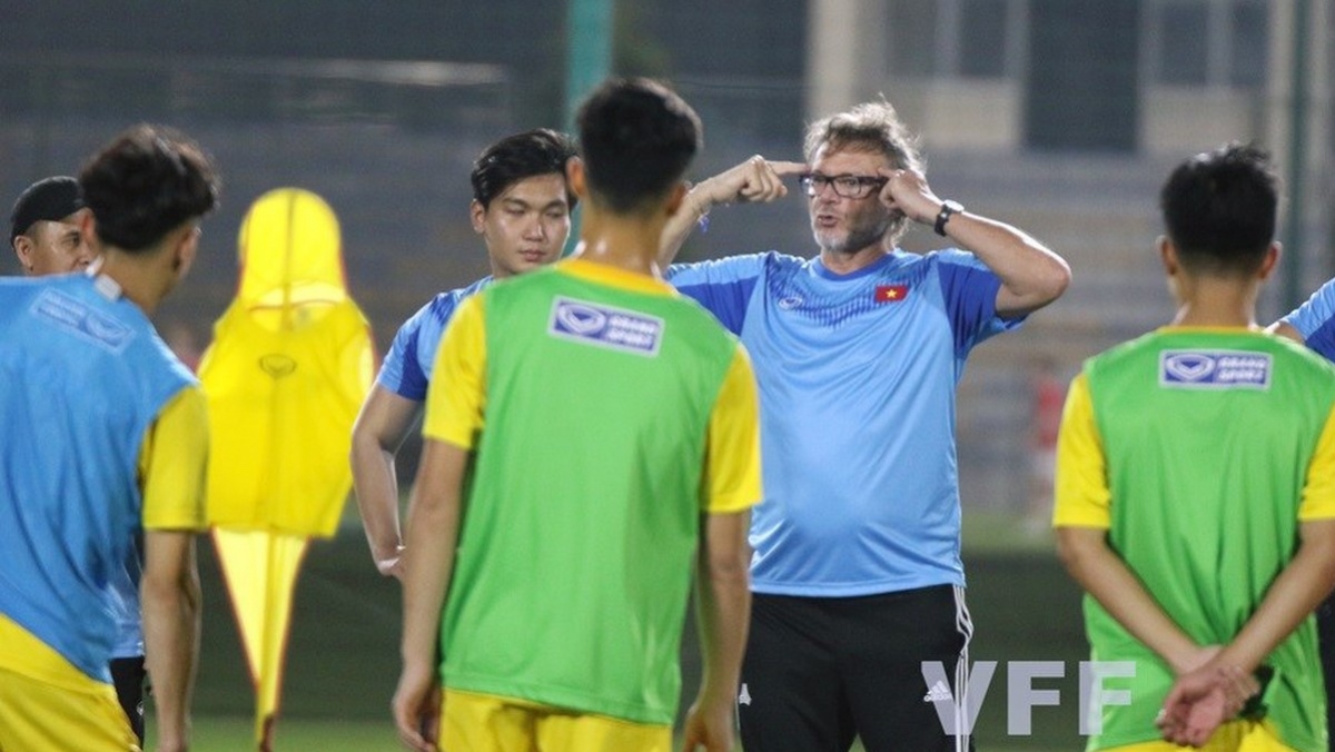 hlv troussier áp dụng giờ tập lạ cho u23 việt nam hình ảnh 1 hlv troussier ap dung gio tap la cho u23 viet nam hinh anh 1