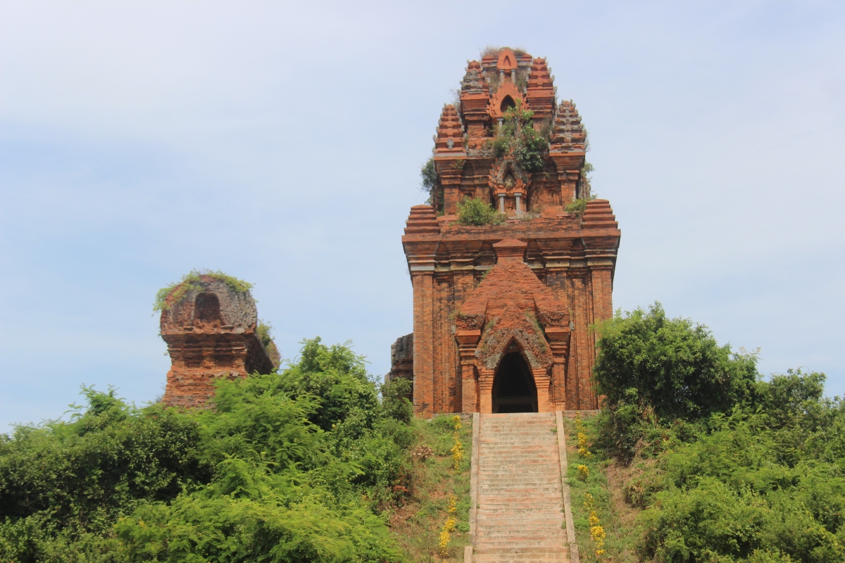 binh Dinh dau tu tu bo, ton tao va phat huy gia tri thap cham hinh anh 3