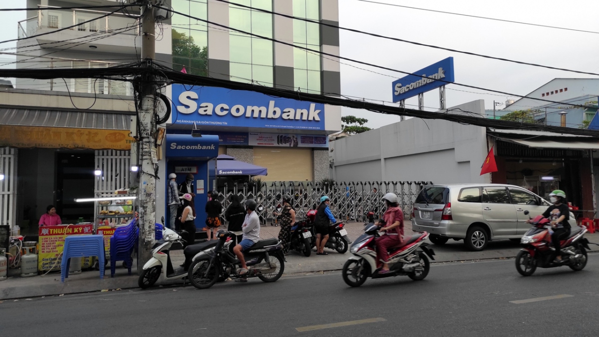 Điều tra người đàn ông dùng vật giả súng đe dọa bảo vệ ngân hàng hình ảnh 1 Dieu tra nguoi dan ong dung vat gia sung de doa bao ve ngan hang hinh anh 1