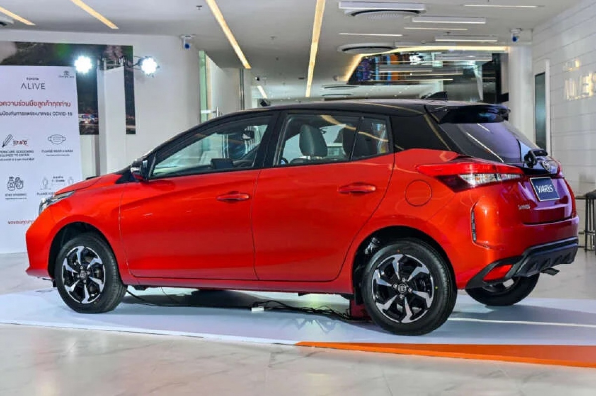 Anh chi tiet toyota yaris 2023 thiet ke ham ho khac la hinh anh 5